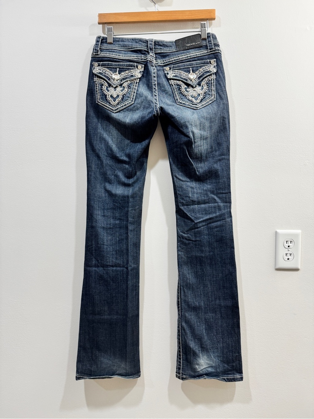 Y2K Grace Women's Dark Blue Flared Jeans with Embroidered Pockets Sz 26
